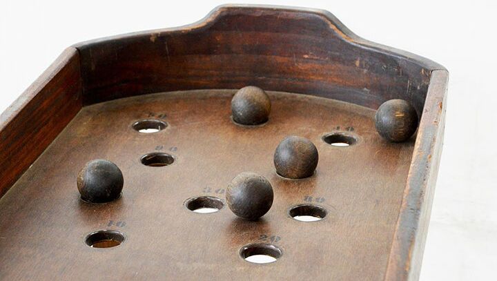 TeamBuilding - kommunikative Spieleecke - gemeinsam ein Holzkugelspiel herstellen