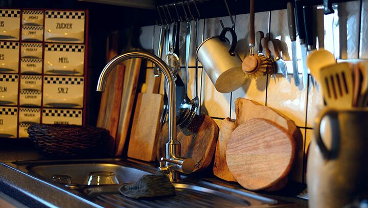TeamEvent -  kreativ beim Holz- und Wein Event - selbstgemachtes Schneidebrett aus Holz herstellen