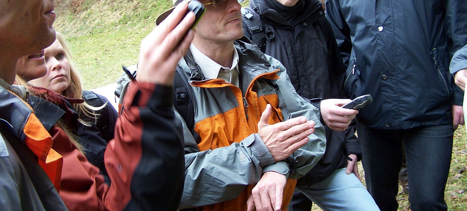 TeamBuilding - GPS-Wanderung, Teamspiele, Grillen & Lagerfeuer